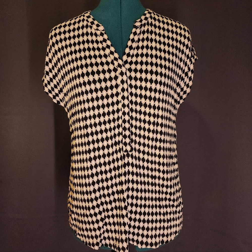 Black and White Geometric Women's Top